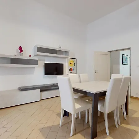 Etta Apartment *